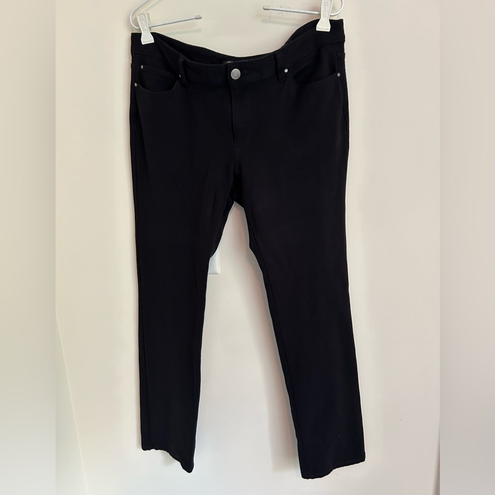 ANN TAYLOR Petite Black Plants - “Modern” mid-rise straight leg cut
